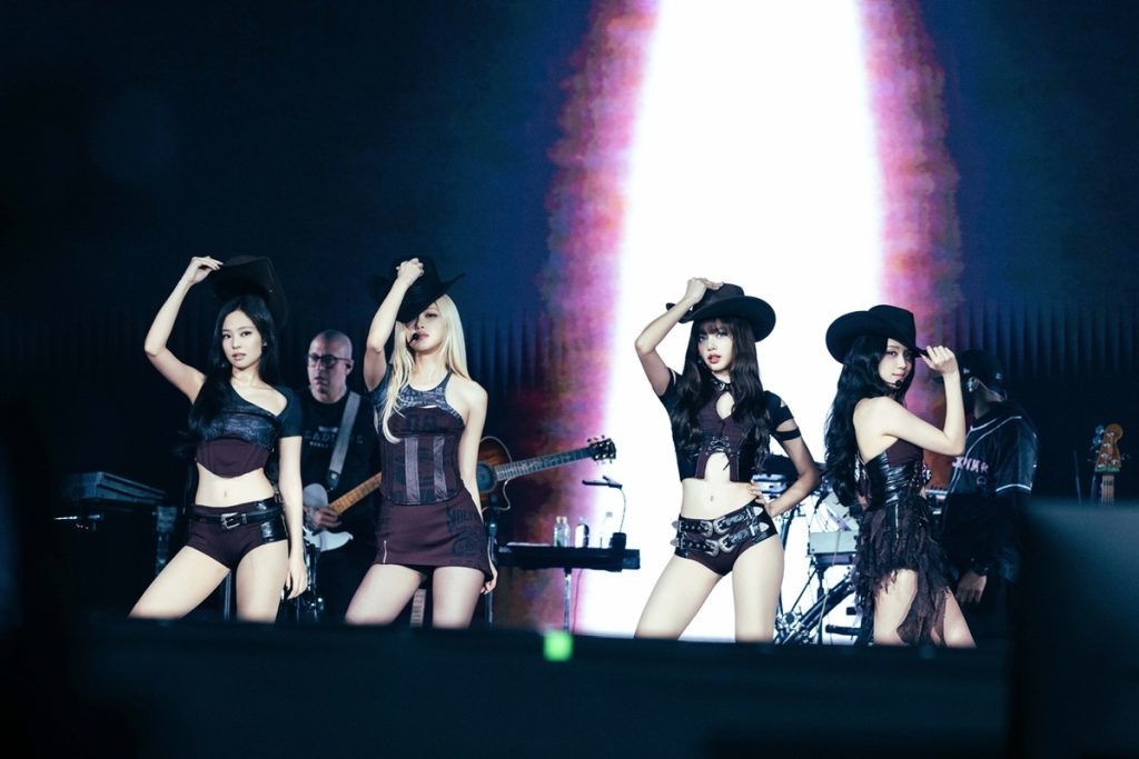 Blackpink Ive Chart Battle February