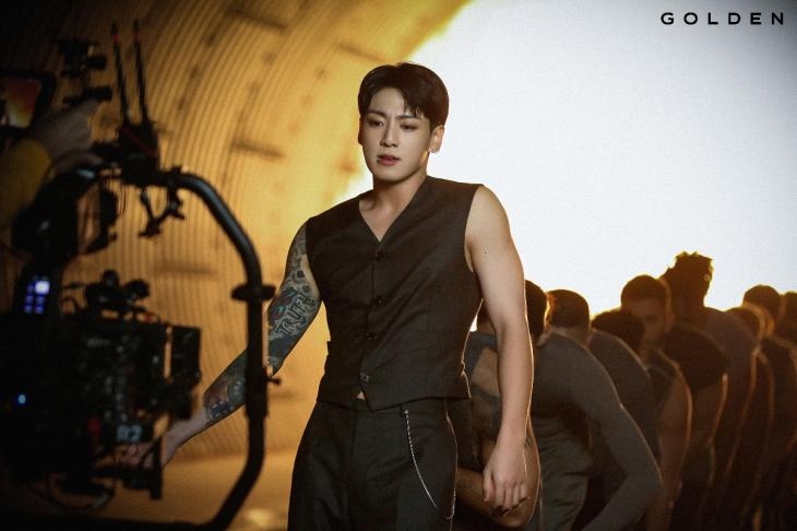 Jungkook Standing Next to You 1.4B Streams Record