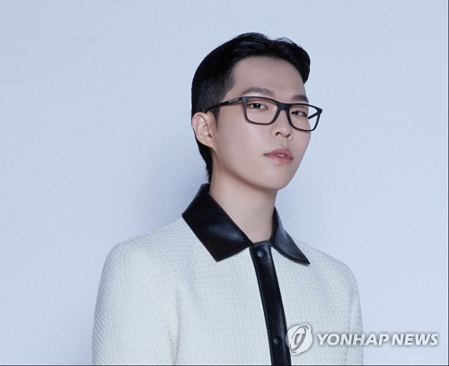 Lee Chan-hyuk, Jennie Win Big at Korean Music Awards