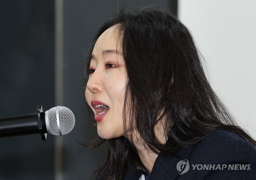 Min Hee-jin Hybe Truce Offer 25.6 Billion Won ADOR Deal