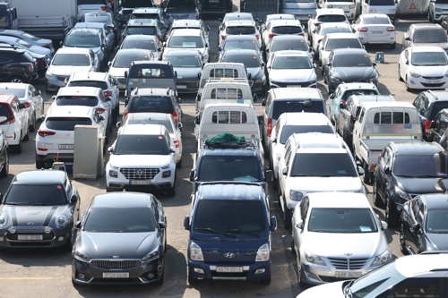 New Car Sales Decline: 20s-30s Age Group, 10-Year Low, 2025