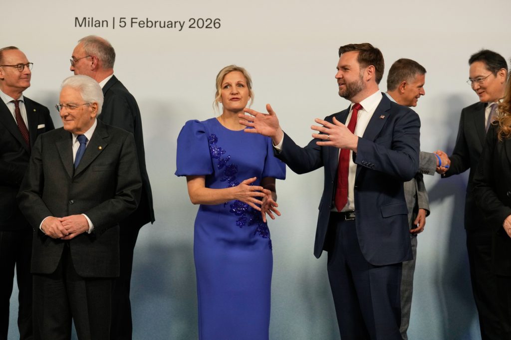 Samsung Chief Attends IOC President Dinner, Milan