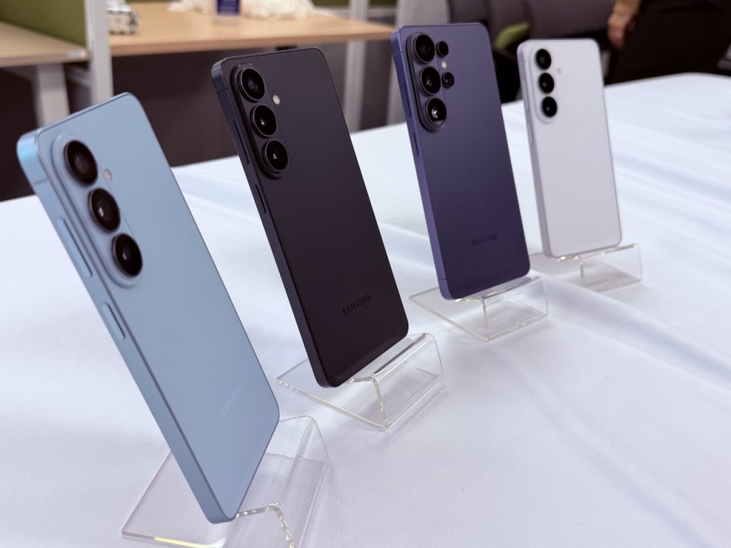 Samsung Galaxy S26: Under-Display Camera, Innovative Screen