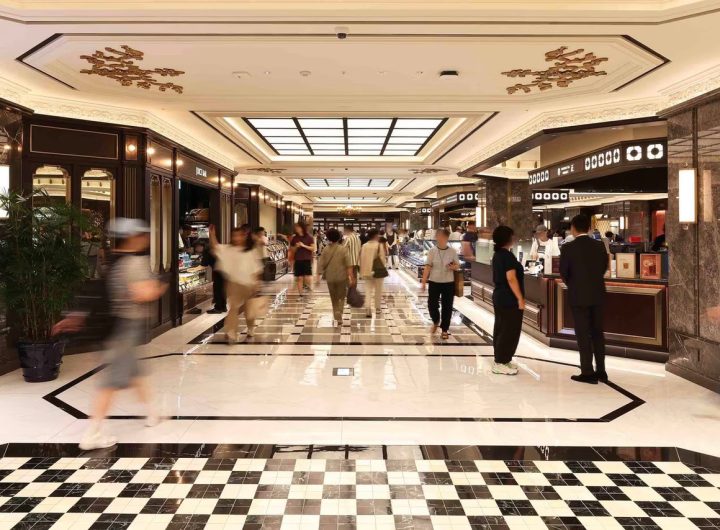 Seoul Department Stores Revived by Tourist Spending