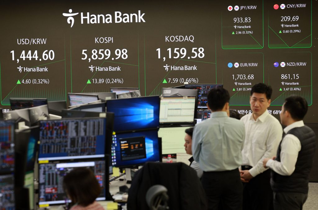 Seoul Stocks Open Lower: US Tariff Uncertainty