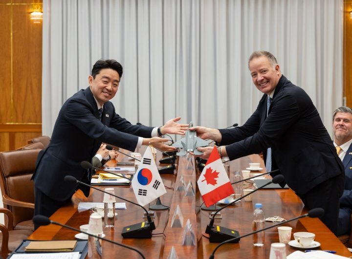 US Official Meets Canada Defense Procurement Submarine