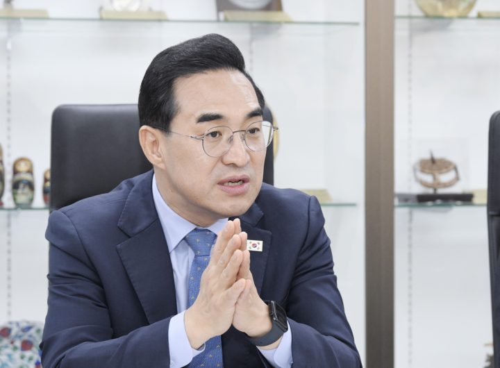 Basic Income, Long-Term Planning, Budget Minister