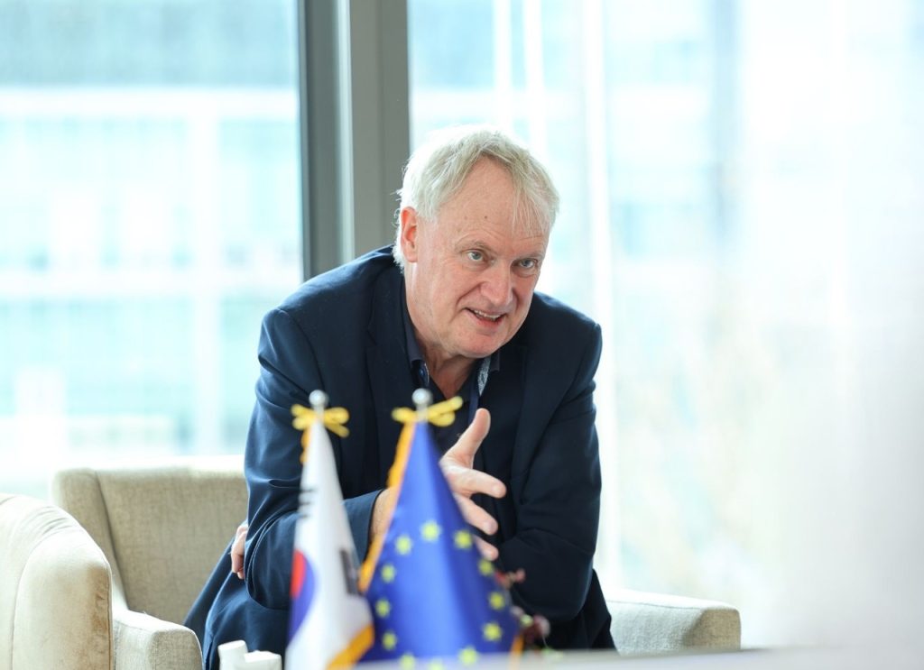 EU Scientist: Korea, AI, Life Sciences Research