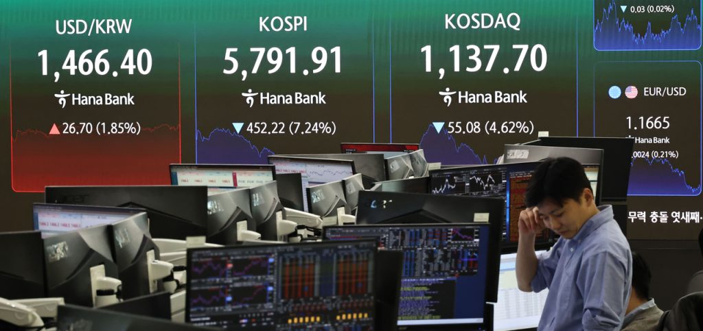 Foreign Stock Sell-Offs Surge to Record High in South Korea: February Data