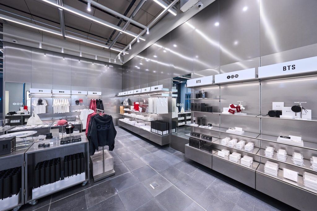 HYBE Fan Pop-Up Store Opens at Yongsan Headquarters