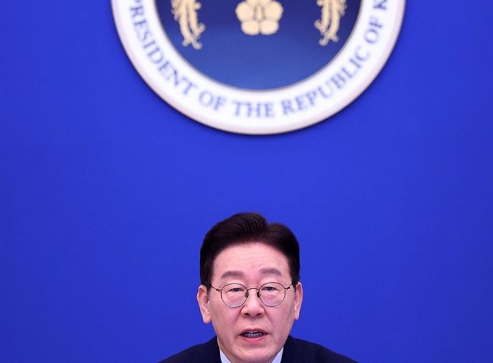 Lee praises The King's Warden box office success surpassing 10 million admissions.