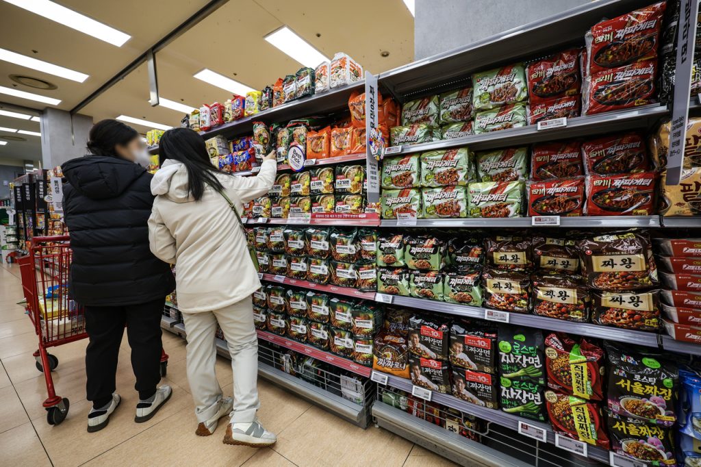 Ramyeon Prices Unaffected by Lower Flour and Sugar Costs