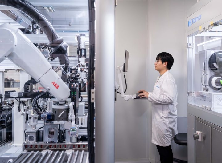 Robots in K-Beauty: Automation in Korean Cosmetics Labs
