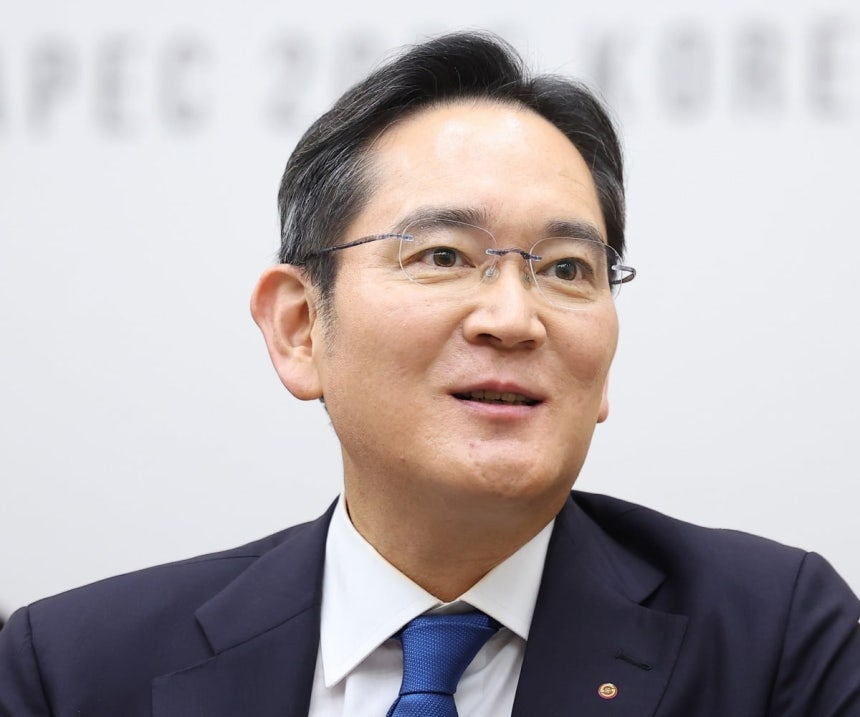 Samsung CEO Attends Beijing Forum