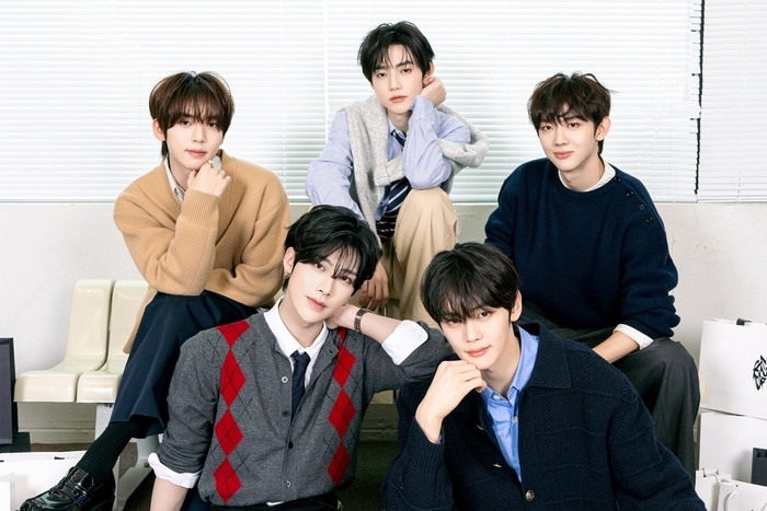 And2ble, Zerobasone Reveal Group Photos