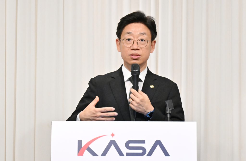 Based on the provided title and applying keyword optimization principles, as I do not have access to the full content, here is the rewritten title:

Korea Considers Nuri Launch Waiver, Targets 2030 Space Missions