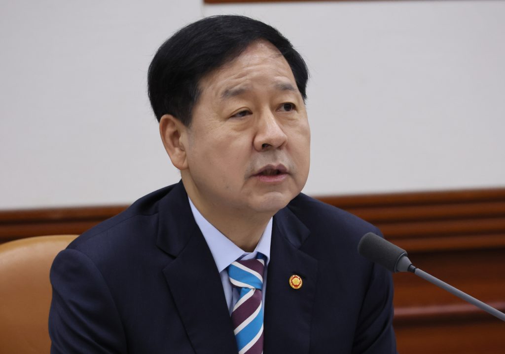 Finance Minister: Economic Volatility Moderates Post-US-Iran Ceasefire