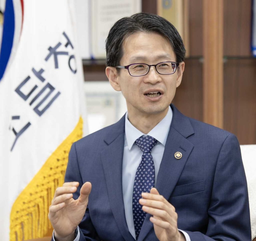 Government Procurement Powers AI Race