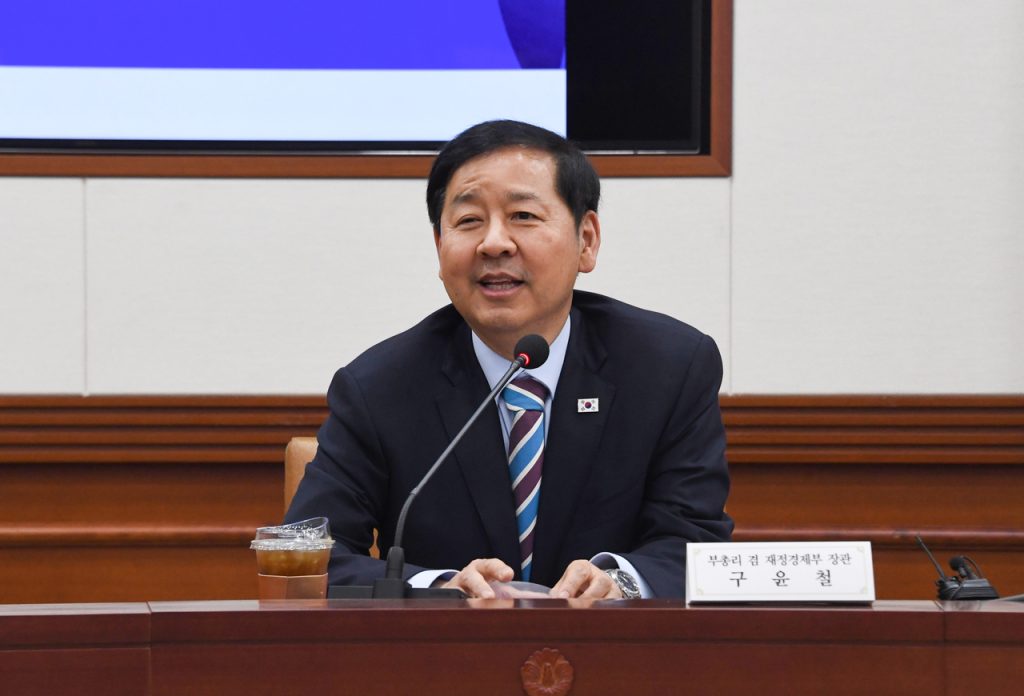 Govt. to Release Urea Stockpile This Month Amid Supply Crisis