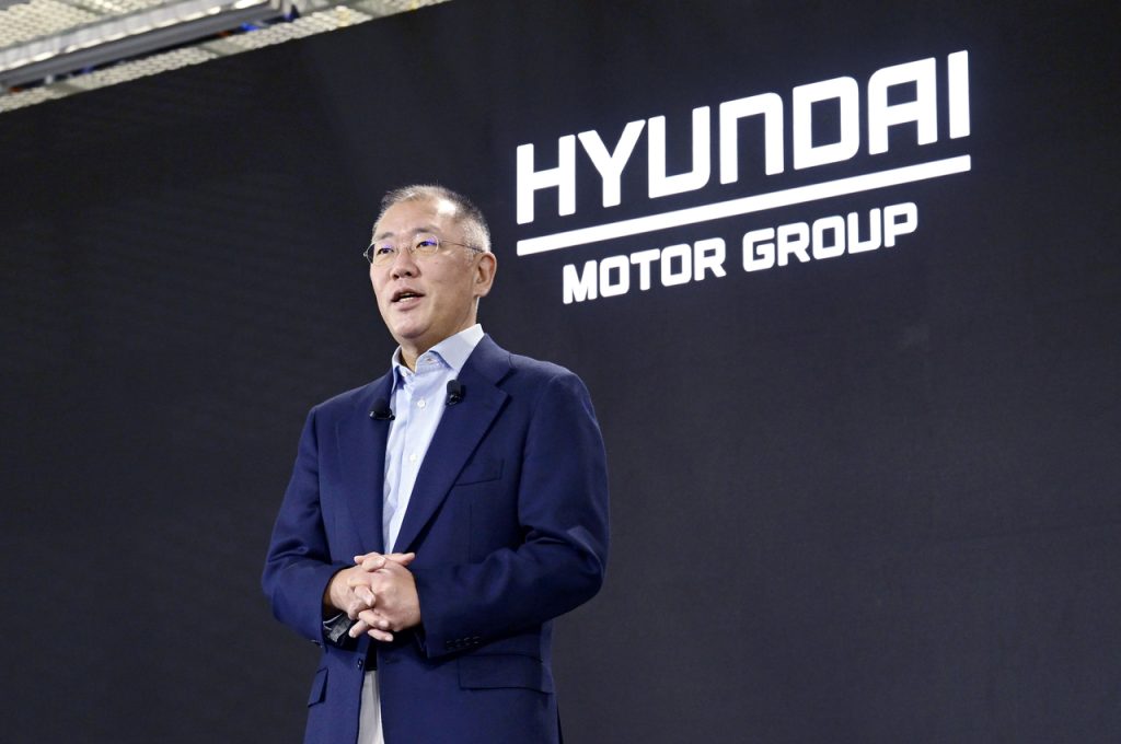 Hyundai Motor CEO Ends 8-Year Absence at Beijing Auto Show