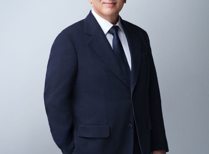 K-pop Powerhouse Bang Si-hyuk: Its Biggest Risk
