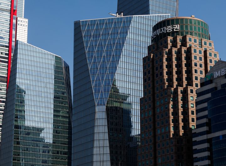 Korean Brokerage Gains: Trading Boom Defies Market Turmoil