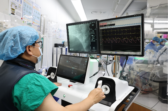 Korean Physical AI Robot for Cardiac Care