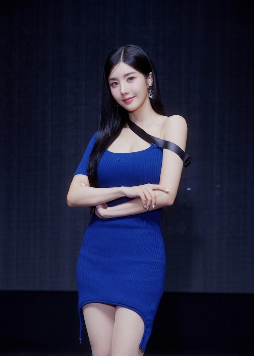 Kwon Eun-bi Signs With Mamamoo's Agency