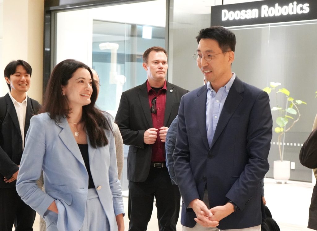 Nvidia CEO's Daughter Visits Doosan: Humanoid Partnership Deepens