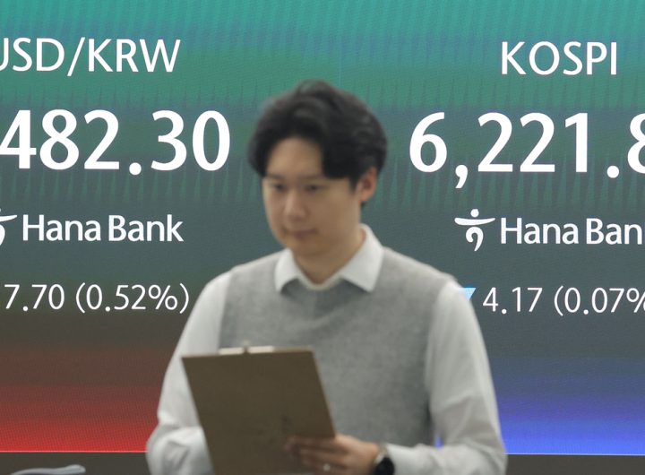 Profit-Taking Pulls Seoul Stocks Lower Despite Mideast Peace Hopes