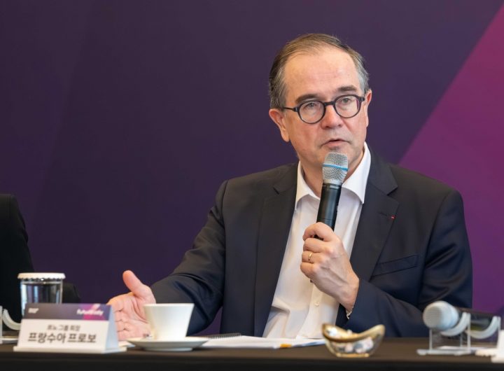 Renault CEO Considers South Korea for EV Production