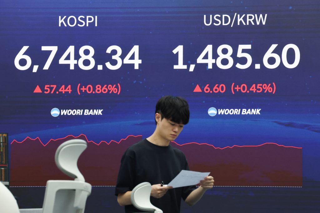 Seoul Shares Open at Fresh High on Samsung, US Big Tech Earnings