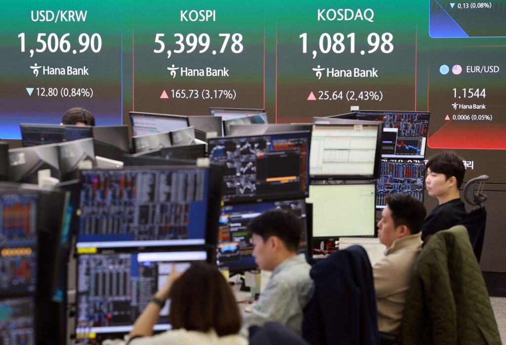 Seoul Stocks Open Higher: Strait of Hormuz Reopening Hopes