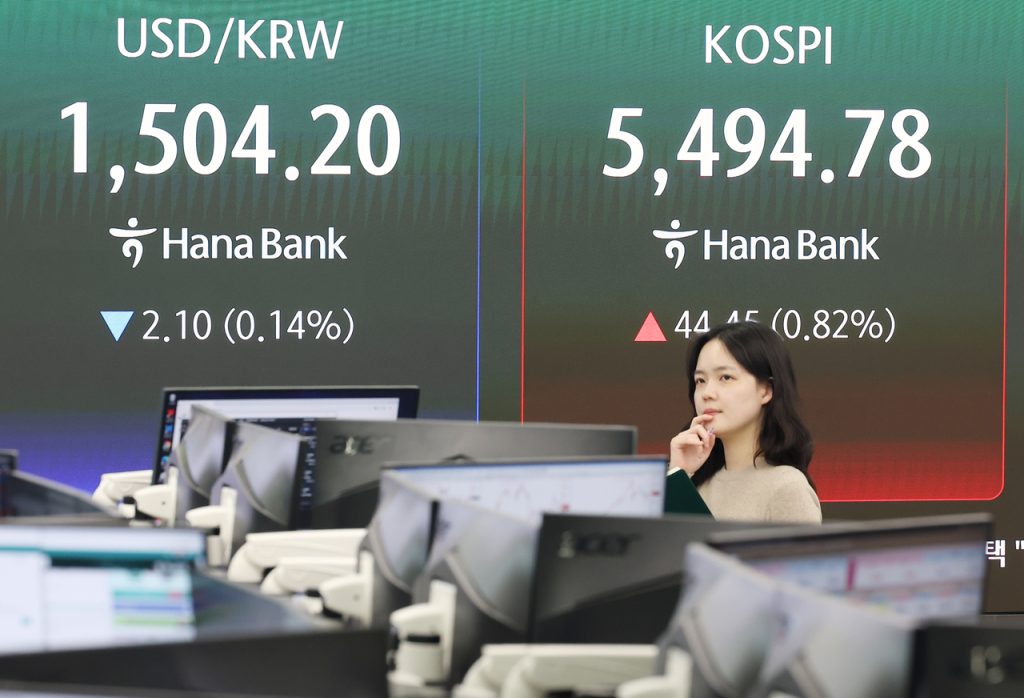 Seoul Stocks Rally on Tech Gains Before Trump Deadline