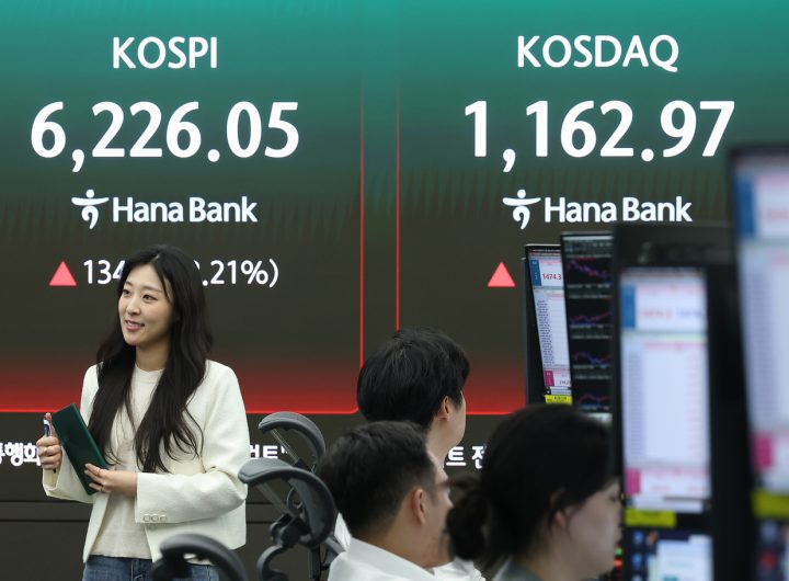 Seoul Stocks Up 3rd Day; Won Rises on Easing Mideast Tensions
