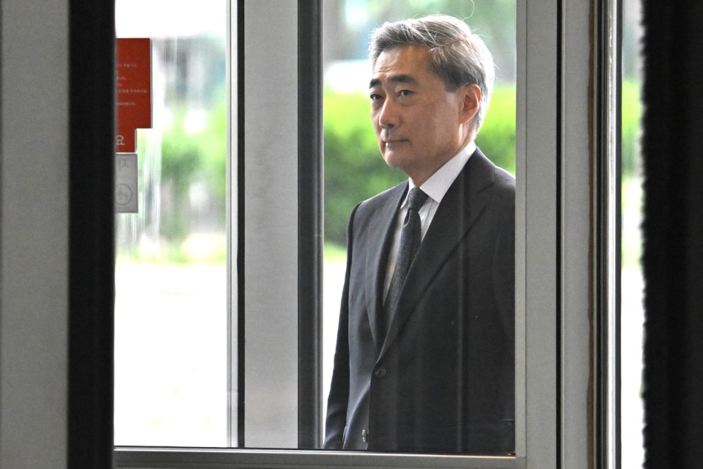 Shin Hyun-song Clears Assembly for BOK Governor