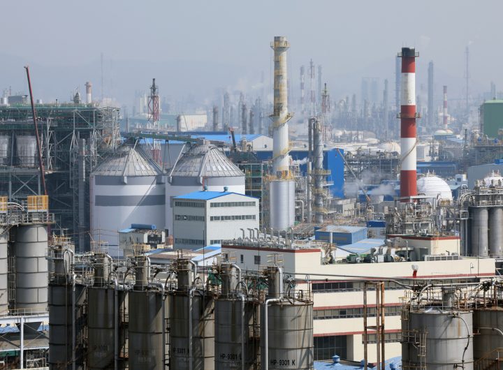 South Korea Exports Exceed $80 Billion Record High March