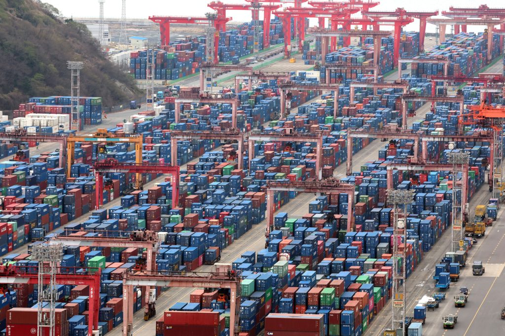 South Korea Exports Surge 49.4% in First 20 Days of April