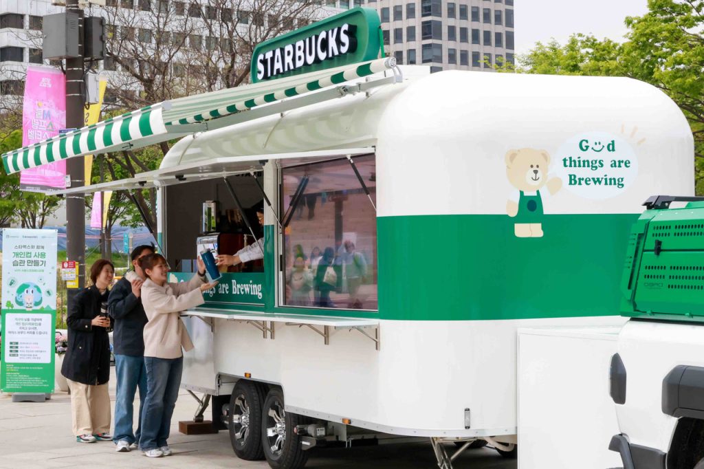 Starbucks Mobile Coffee Truck Serves Rural Areas, Military Barracks