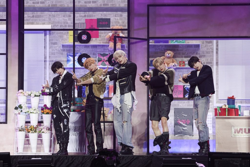 TXT New EP Showcase Draws 3,000 Fans