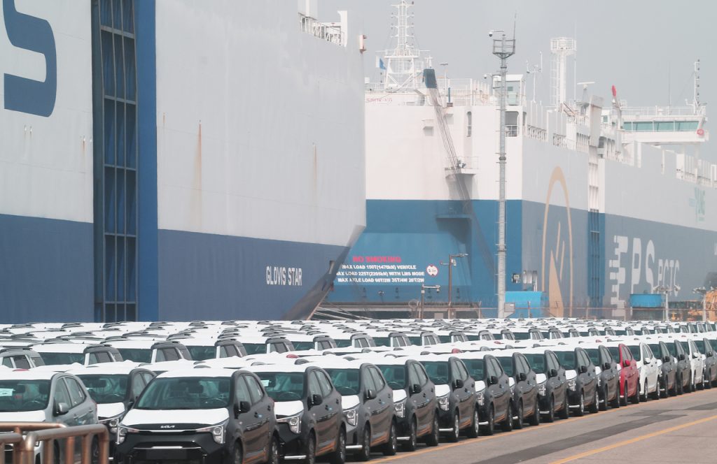 April Auto Exports Down 5% Amid Middle East Crisis