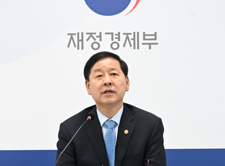 Finance Minister: South Korea Growth Over 2%, Kospi Still Has Upside Potential