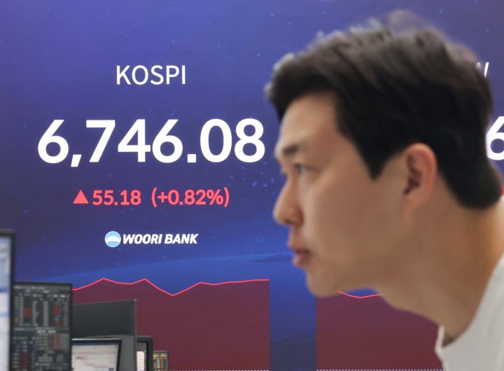 Global Picks Nearly Triple Retail Investor Returns