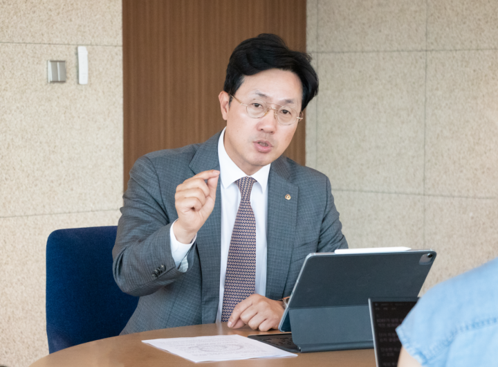 Hanwha Powers Global ETF with Korean Industrial Rise