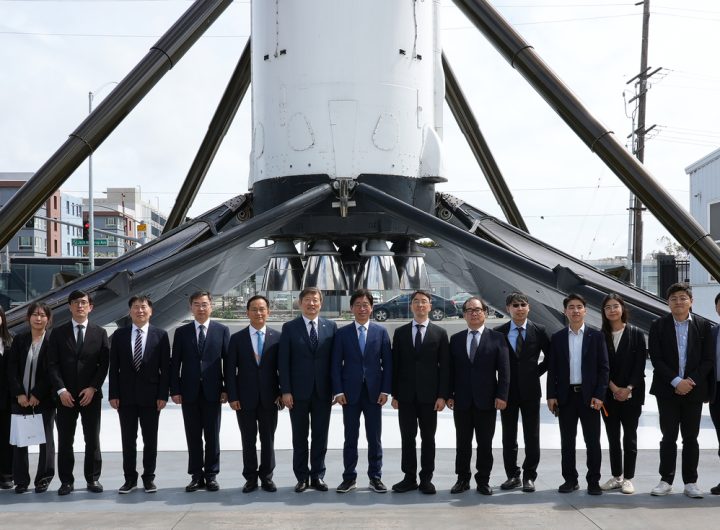 Korea Space Chief Visits Umbra Space, SpaceX for Satellite Collaboration