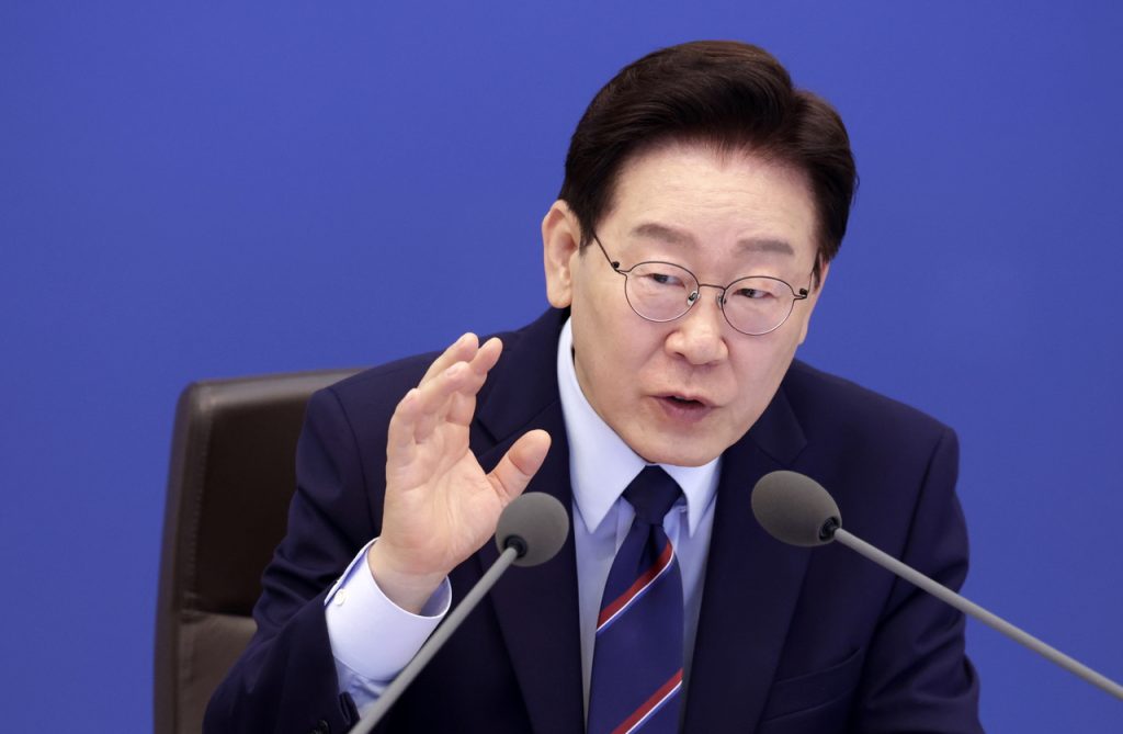 Lee: Proactive Fiscal Policy to Boost Livelihoods