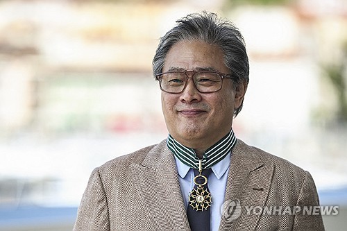 Park Chan-wook Awarded Prestigious French Cultural Honor