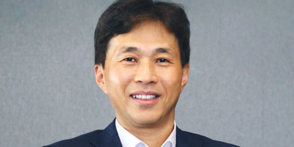 SK hynix CEO Holds Talks with Bill Gates on Microsoft Collaboration
