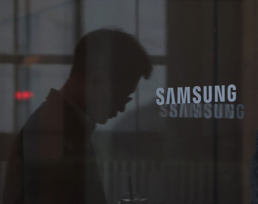 Samsung Hefty Bonus Deal: Online Backlash