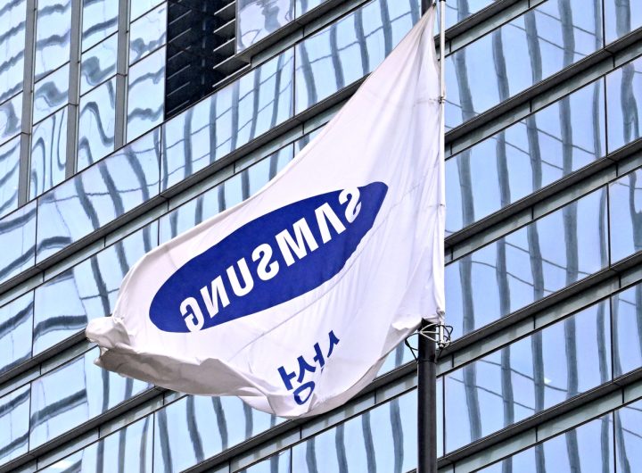 Samsung Ramps Chip Bonus Funding with Share Buybacks
